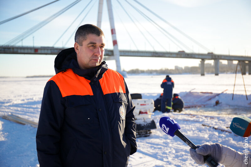    Купели выпилили на Шексне, возле лыжной базы, сделали две полыньи размером три на три метра. Рядом будет освещение, деревянные настилы и спуски.