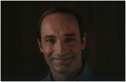 Игорь очарован Верой. Скриншот из фильма "Дневной поезд".