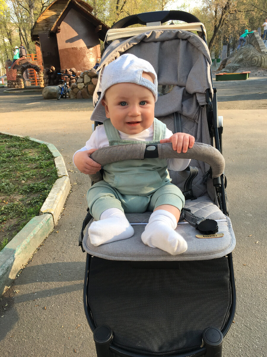 Максим в возрасте Миры