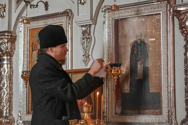 Принимавшего добавить