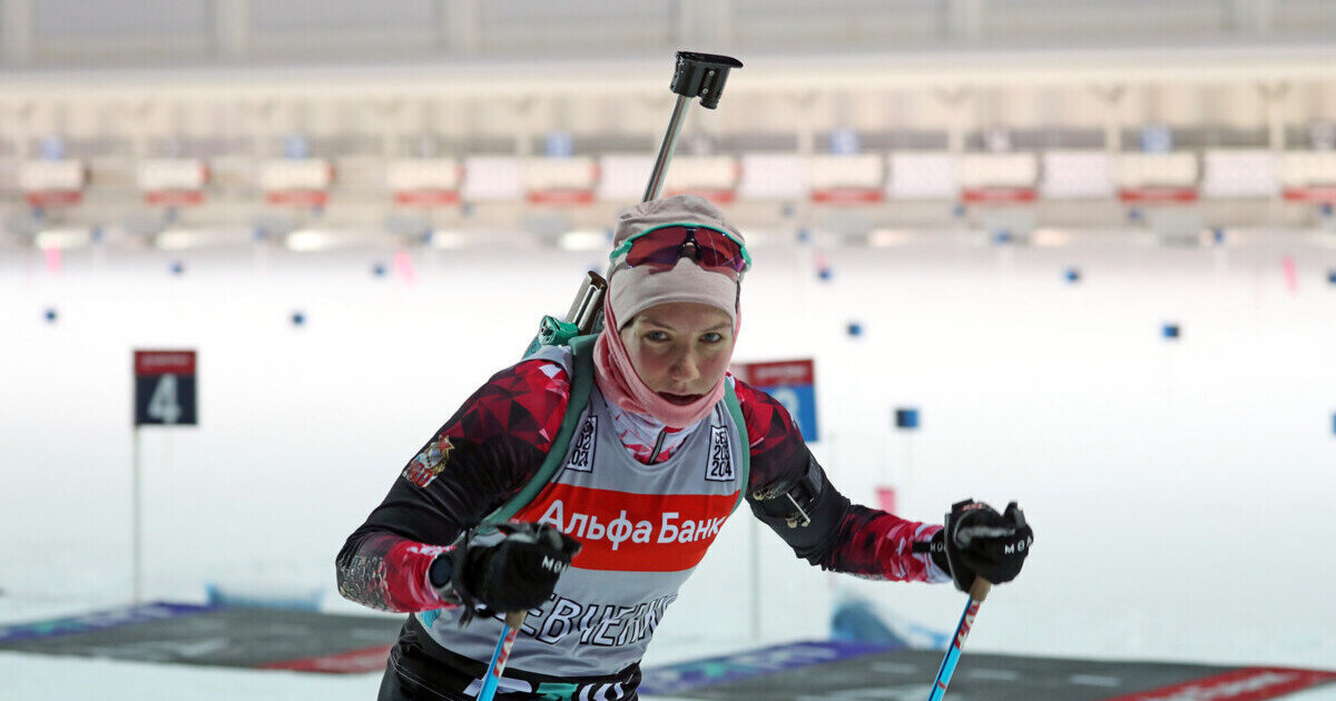Сегодня спортсменка заняла пятое место в индивидуальной гонке в Ижевске, допустив два промаха. Победила Анастасия Гореева. – На вторую стрельбу ты пришла с винтовкой, которая была набита снегом.