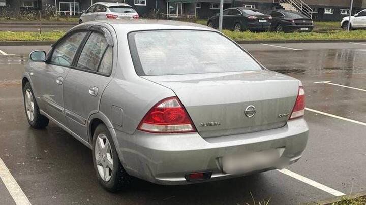  Машина, в которой держат собаку / фото очевидца