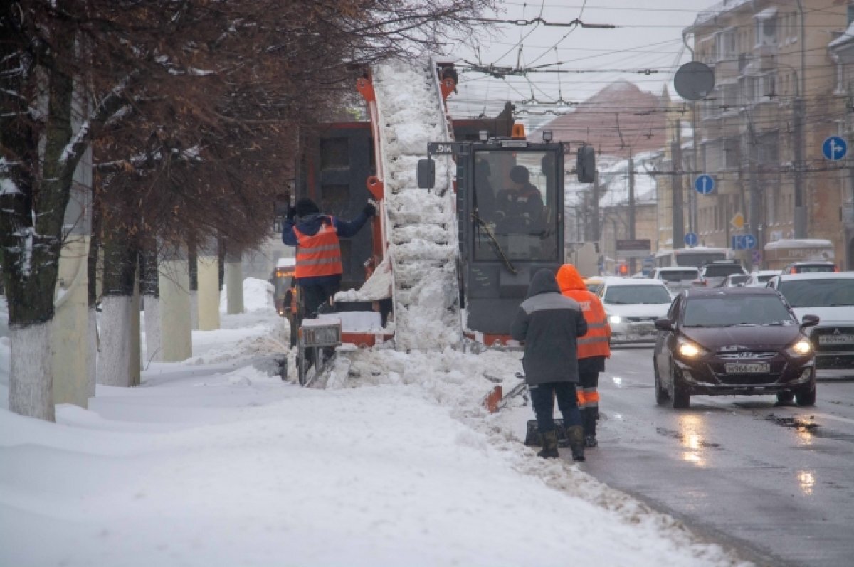    Тулу в этот снегопад убирают 319 единиц техники