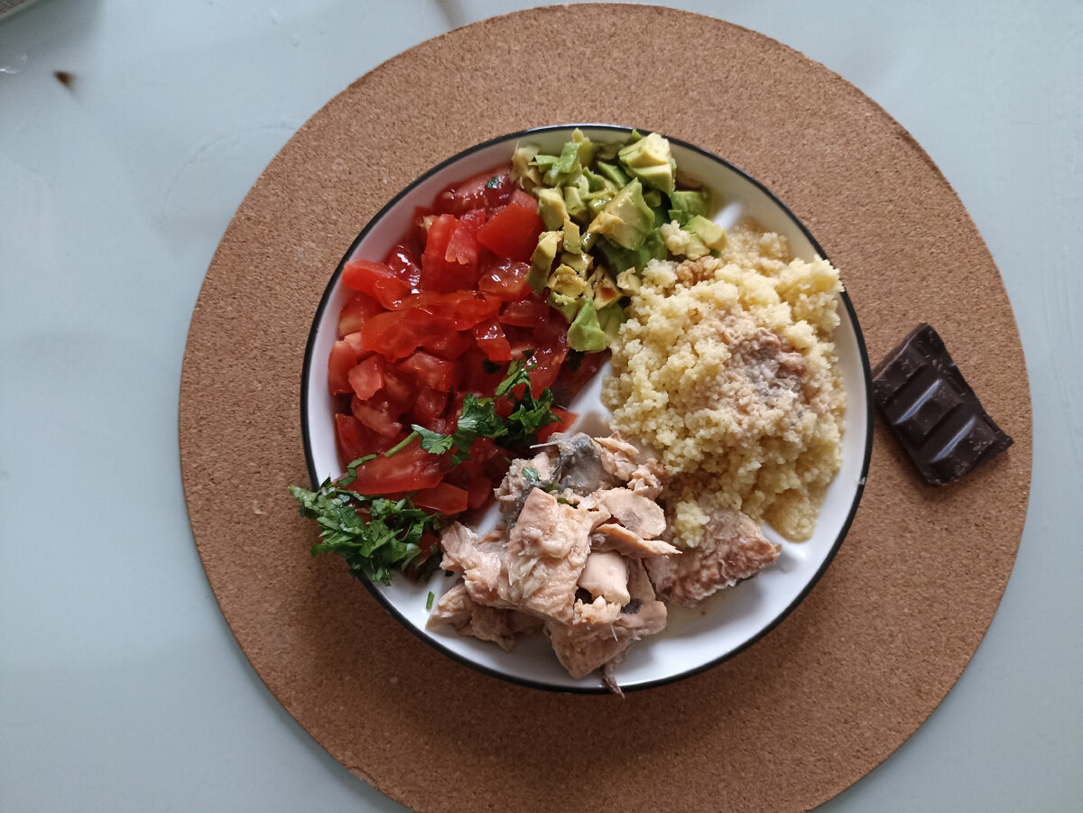 месячные цвет крови норма. о чём говорит цвет месячных крови. выделения после менструации. имлантарное кровотечения. через две недели опять месячные.