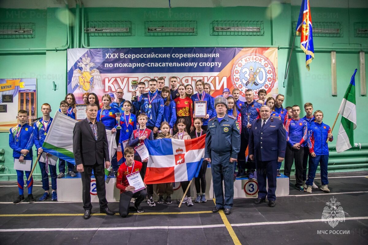 Манеж нефтяник уфа. Рязань мчс соревнования. Альметьевский пожарный манеж. Пожарный манеж. Учебно-тренировочная башня для занятий пожарно-прикладным спортом.