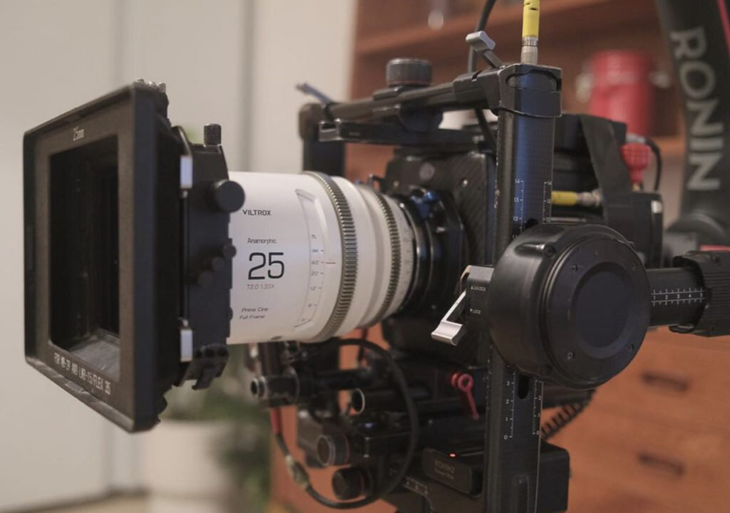 Компания Viltrox готовится официально выпустить на рынок новые анаморфотные кинообъективы, предназначенные для полнокадровых камер. Речь идет о линзах Viltrox Epic 100mm T2 и 25mm T2 1.33x.-2