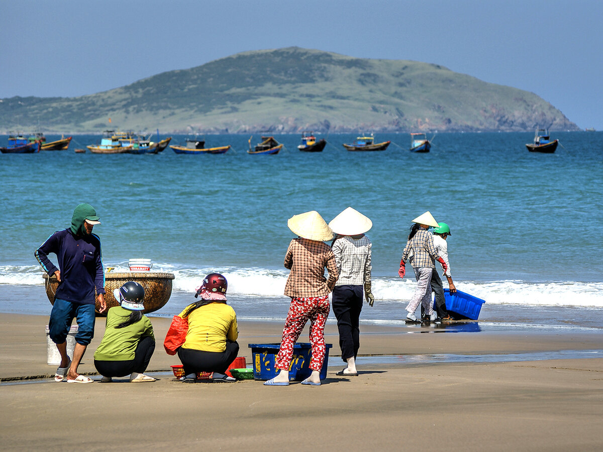 45.   /Семейная рыбалка. Вьетнам/