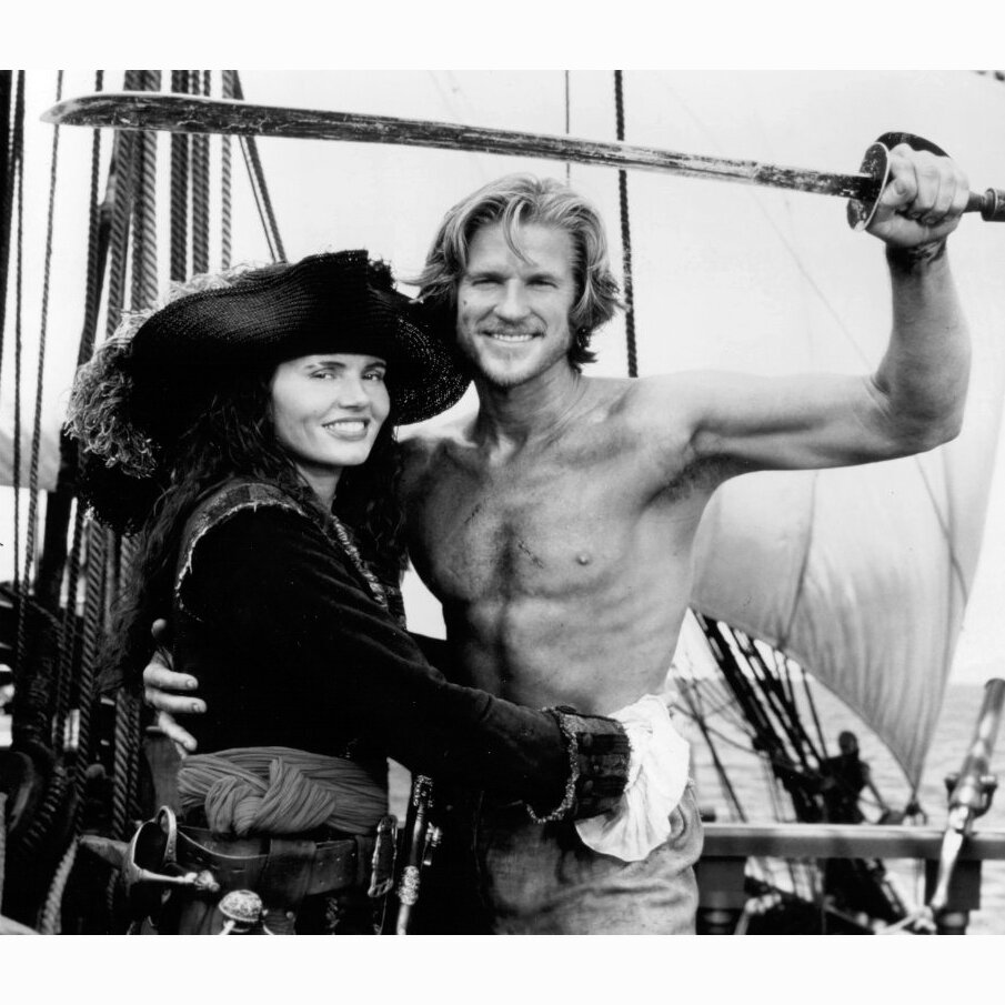 Образ пирата должен внушать