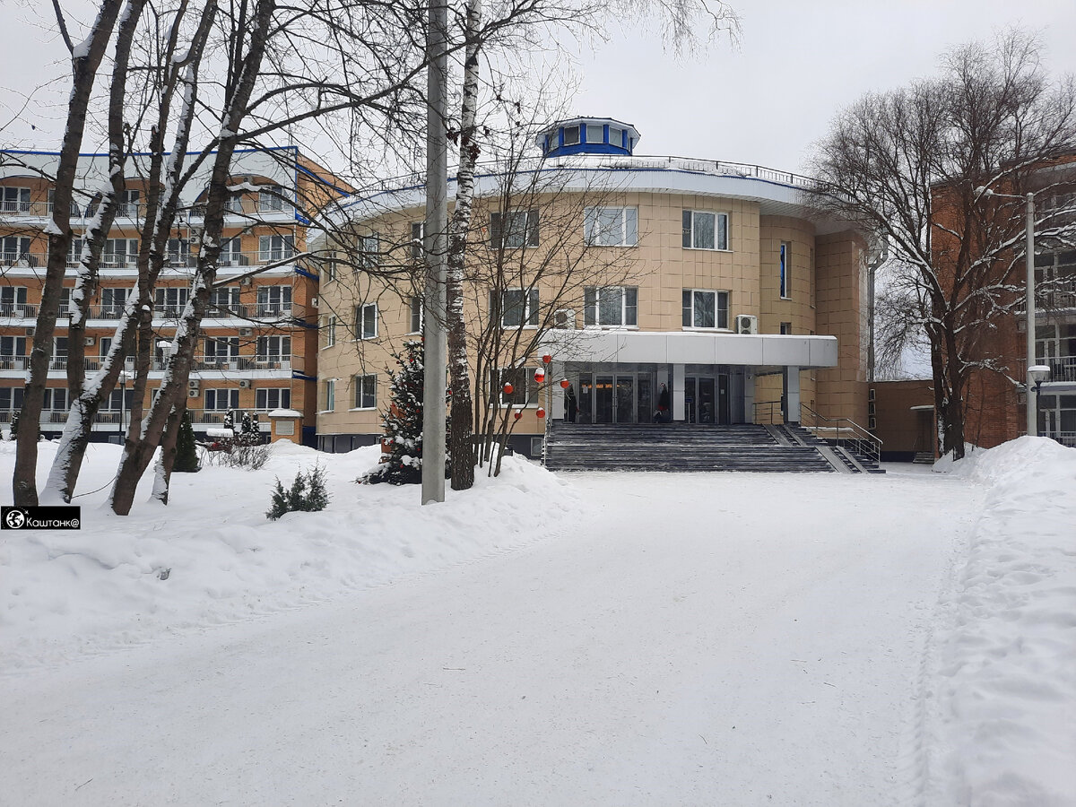 Фото из личного архива: Главный корпус отеля (тут находится ресепшн).