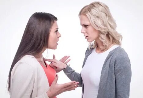 На совет сестры не торопиться с замужеством, Надя тут же парировала: "Ты просто завидуешь мне, потому что  сама в девках засиделась и не хочешь, чтобы я была счастлива".