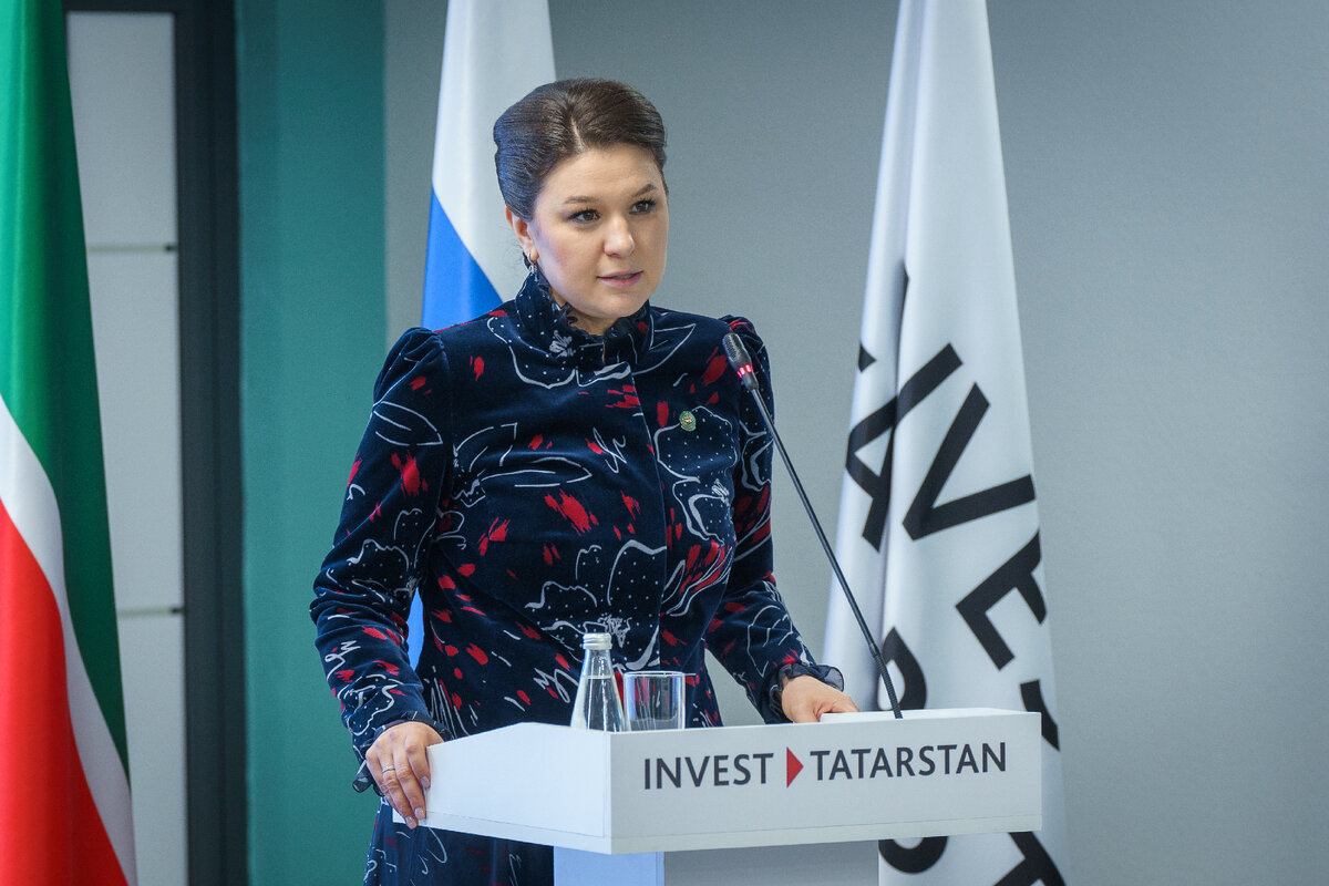 Талия Минуллина попыталась намекнуть, что распознать инвестора, а тем более привлечь его в сложной экономической и санкционной обстановке, — это дело непростое. Фото: © Владимир Васильев / «Татар-информ»