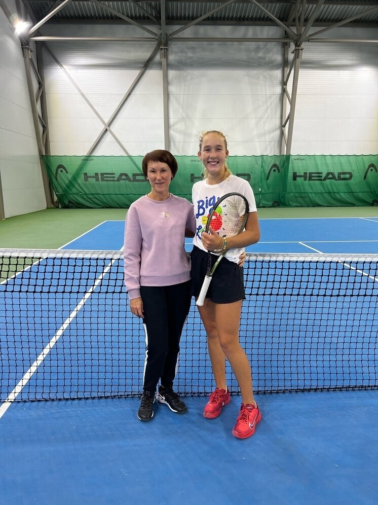    Марина Павлова и Мирра Андреева/ФОТО: КРИСТИНА ТРЕТЬЯКОВА, директор Академии тенниса "Сокол"