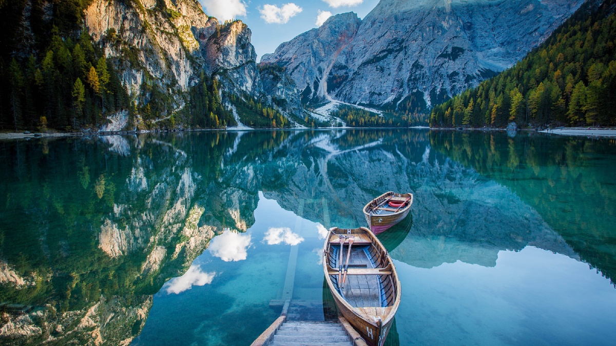 Lago di Braies осенью