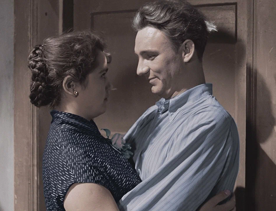 Кадр из фильма «Весна на Заречной улице» (1956). Скриншот.