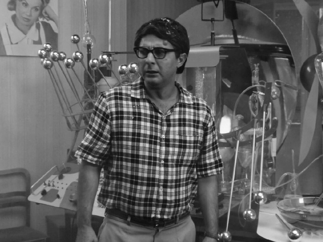 Даже черно-белые кадры есть, как у Гайдая. Кадр из фильма «Иван Васильевич меняет всё», 2023 год, режиссеры Роман Ким, Миша Семичев