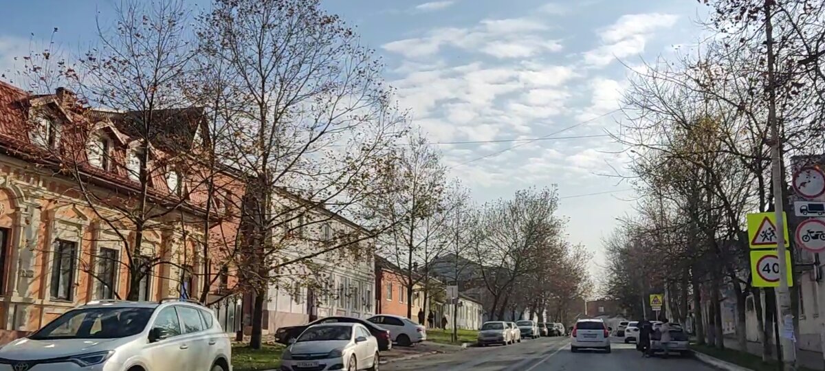 12 декабря 2023 г.  Город у двух морей. А какая это улица, вы в курсе? Напишите комментарий.