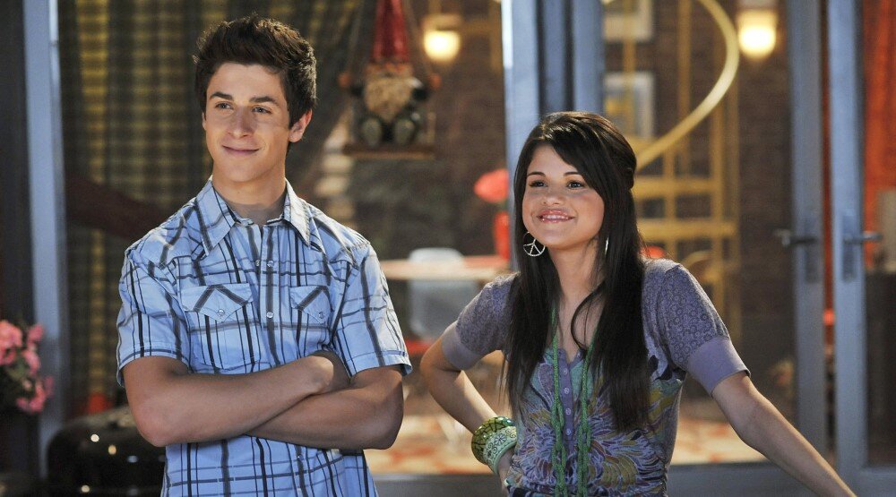     Кадр из сериала «Волшебники из Вэйверли Плэйс» (2007-2012)