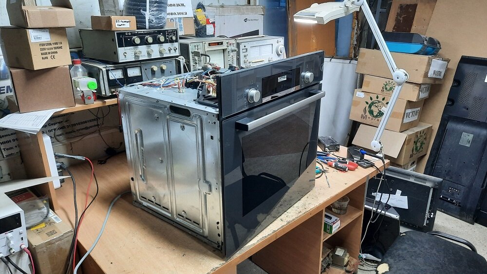 Электрическая духовка Bosch HBF534EH1T - разбор