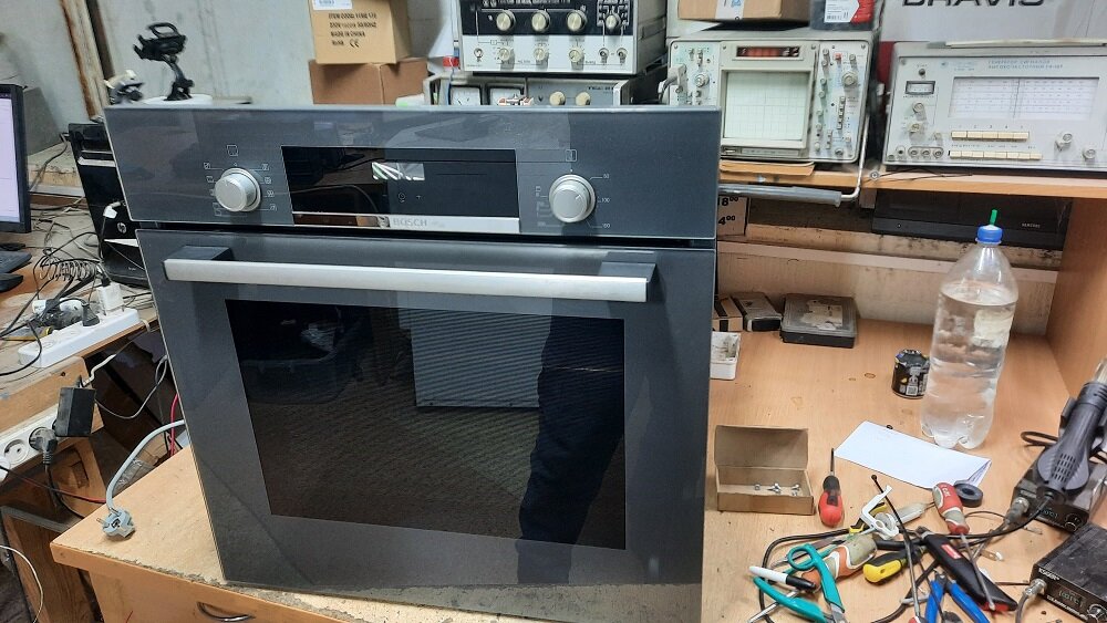 Электрическая духовка Bosch HBF534EH1T - фасад