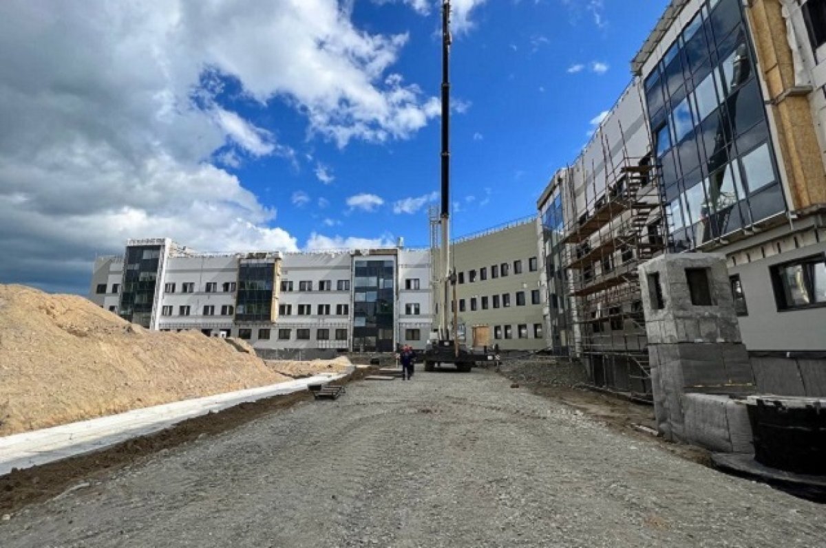    На Камчатке на год продлили срок сдачи лечебного блока краевой больницы