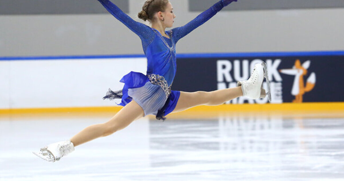 Чемпионат юниоров фигурное. Алена Принева фигурное катание. Алена Принева.