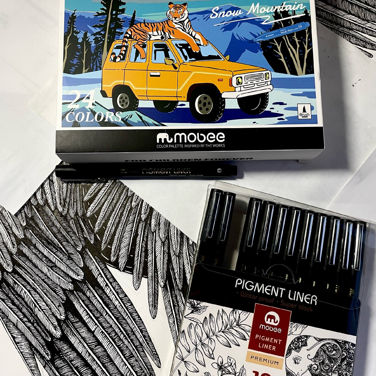 Линеры и маркеры Mobee Art. Верю в то, что буду использовать не только чёрный маркер из набора :D