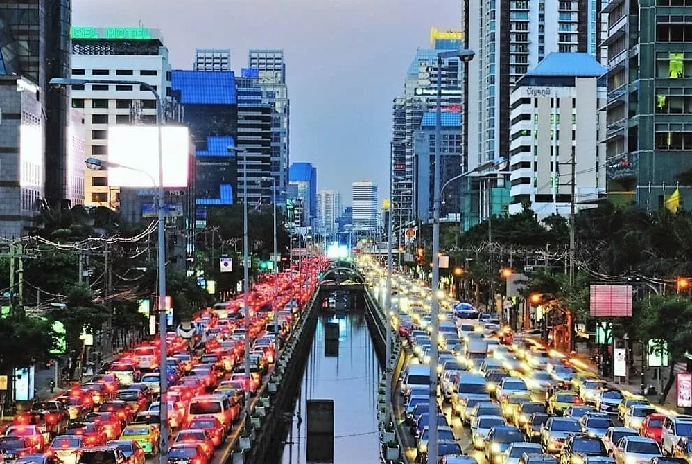 Разница с бангкоком. Сингапур окраины. Сингапур инфраструктура. Дорога Куньмин Сингапур. Сингапур транспортная система.