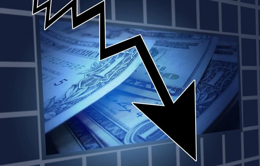    Доходы от нефти в России упали до шестимесячного минимума