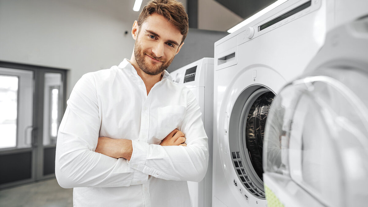 мастер стиральных машин. дно стиральной машины. можно ли переворачивать стиральную машину. подключить стиральную машину. ремонт стиральных машин.