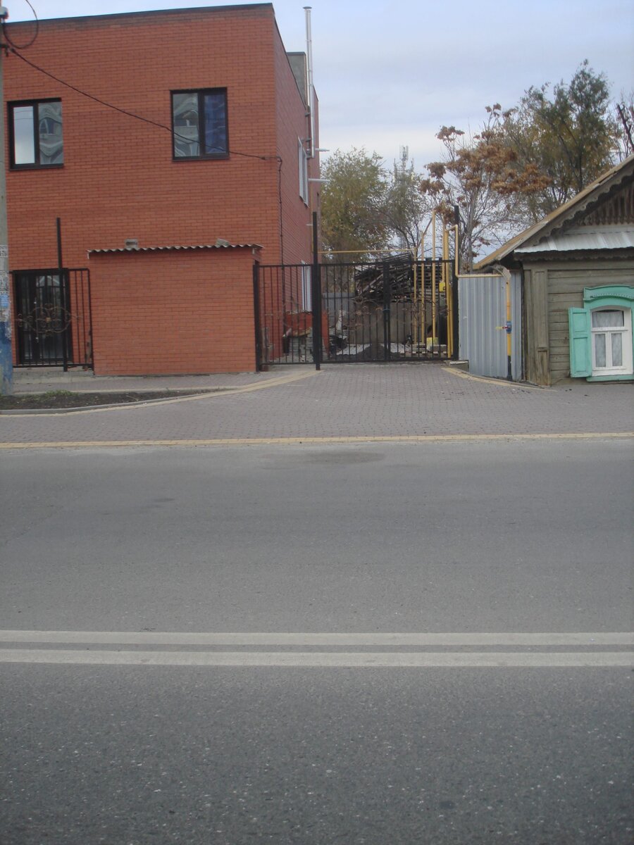 владелец домовладения. владелец домовладения. владелец домовладения. краснодарский край крымский район село киевское общежития. топило ли крымский район, киевское село.