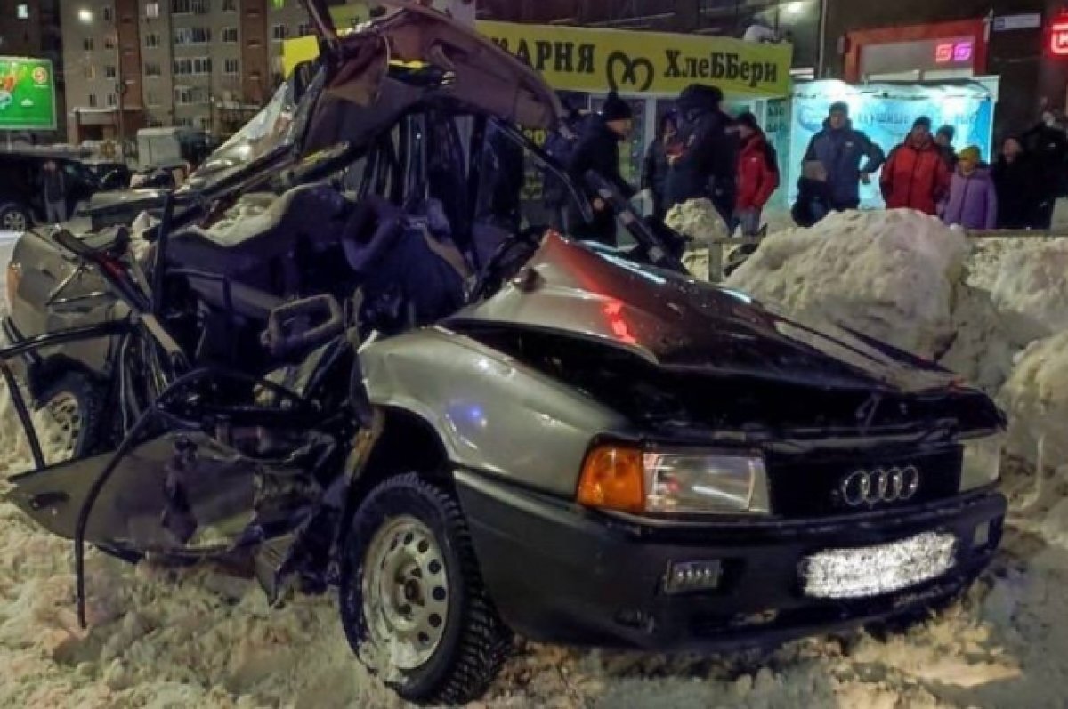    В результате ДТП водитель легкового автомобиля погиб.