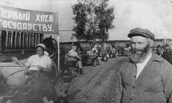 Старый советский анекдот: "Сбрей бороду, придурок! На Маркса сильно мажешь" "А умище-то, умище куда деть!".