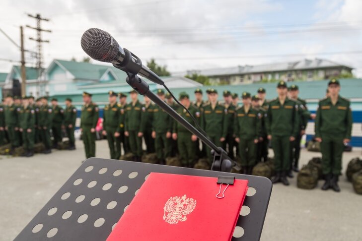 Фото голых призывников