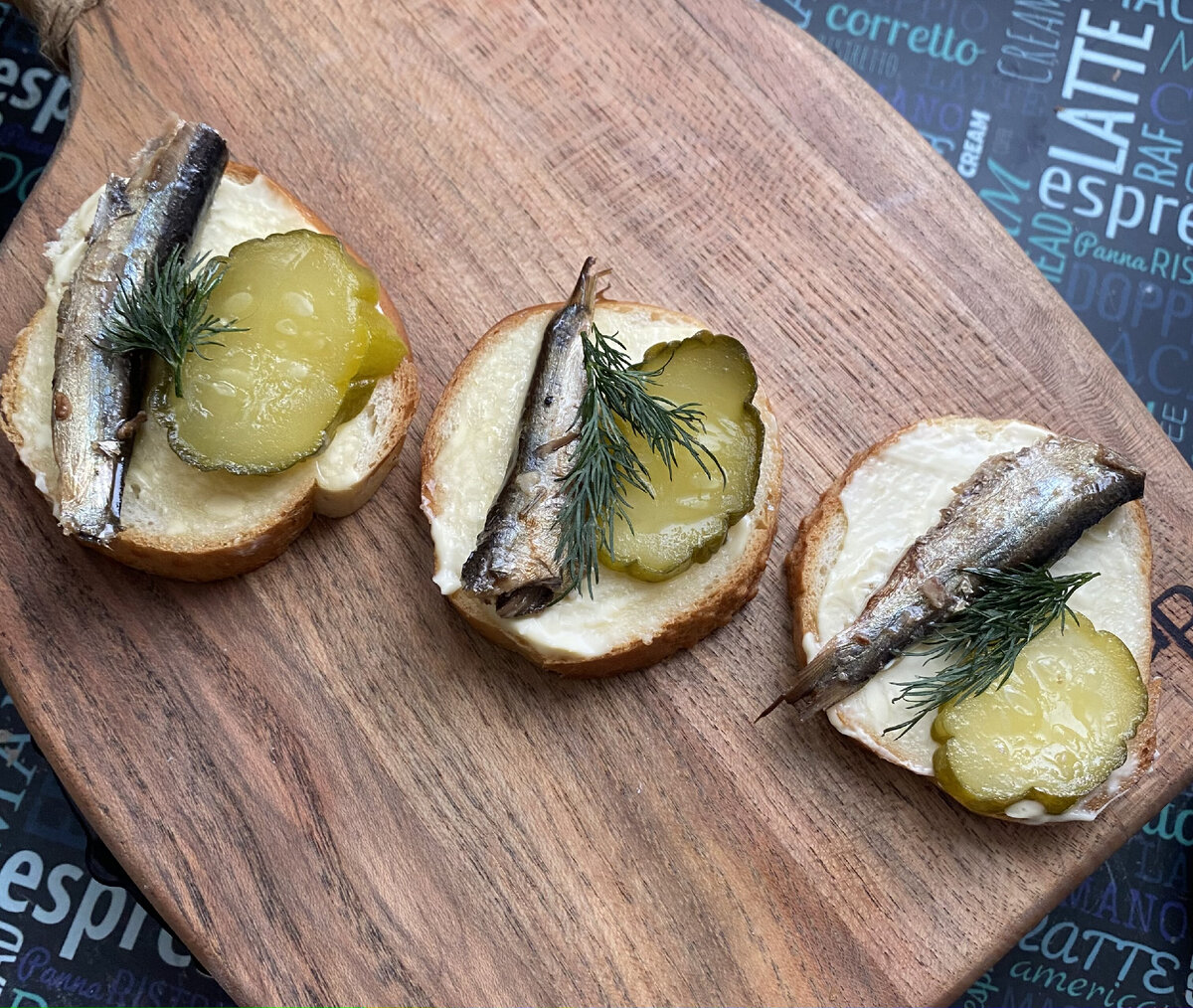 горячие бутерброды с тунцом. горячий бутерброд. горячие бутерброды в духовке. рецепты в гостях у вани бутерброды. рецепты в гостях у вани бутерброды.