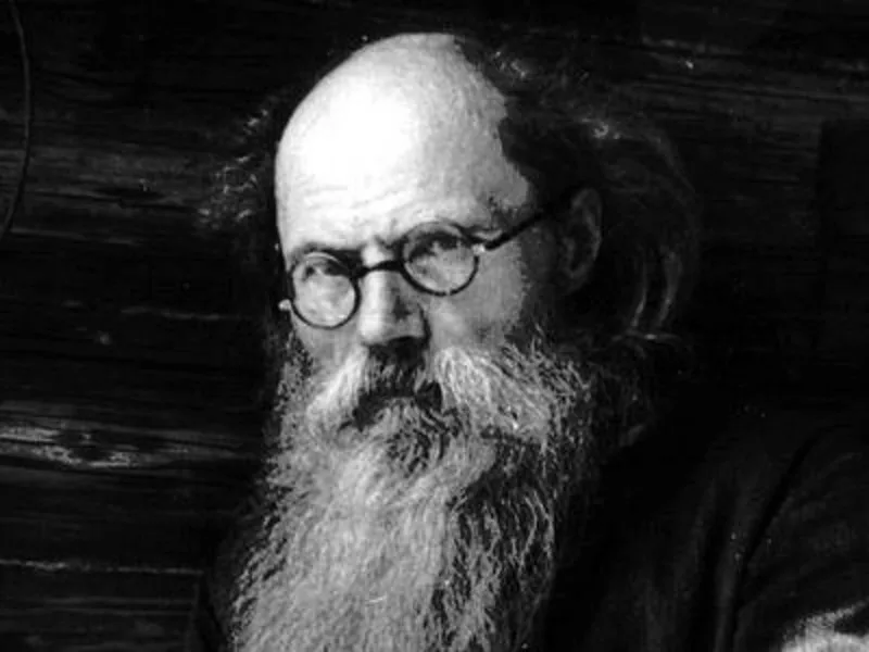 епископ евфимий моисеев. игумен афанасий юрьев-польский. отец лавр коротков. игумен петр еремеев наместник. братия троице сергиева лавра.