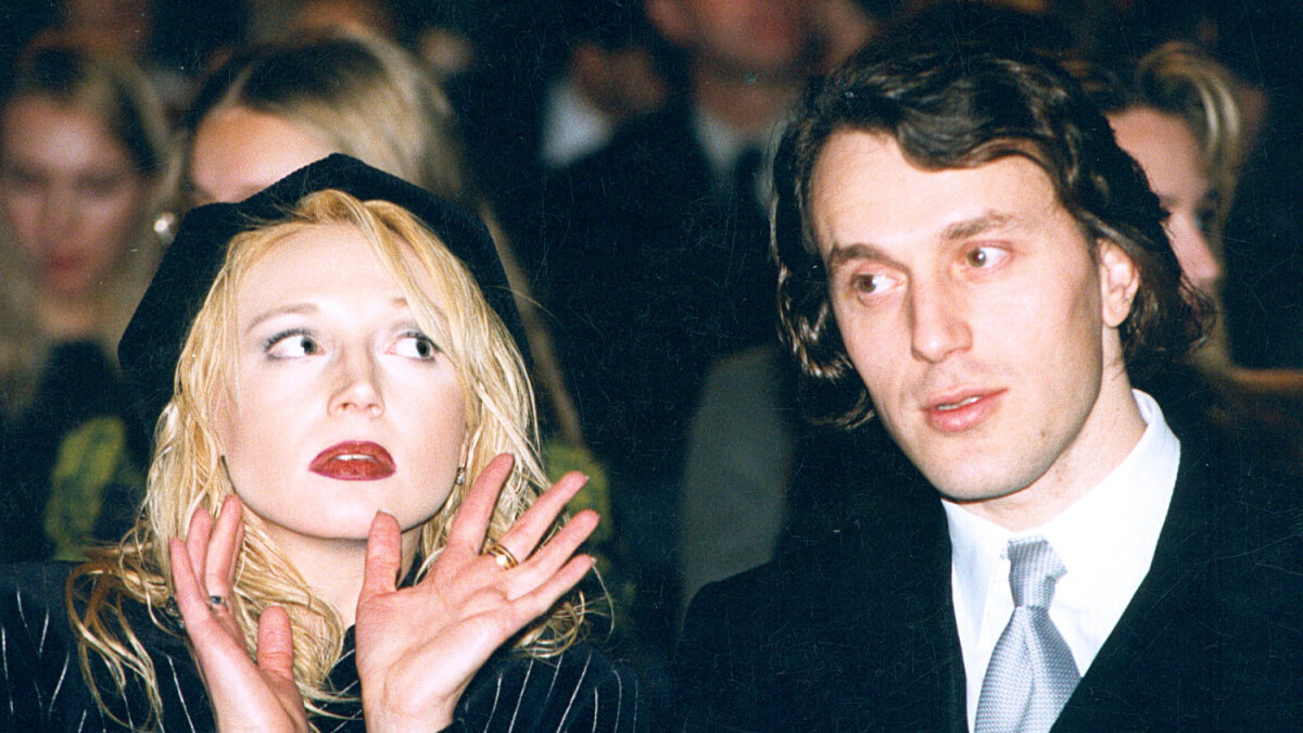 Малиновый закат lvnx. Малиновый закат слова текст. Мужева малиновый закат. Малиновый закат слова. Слово стекло.