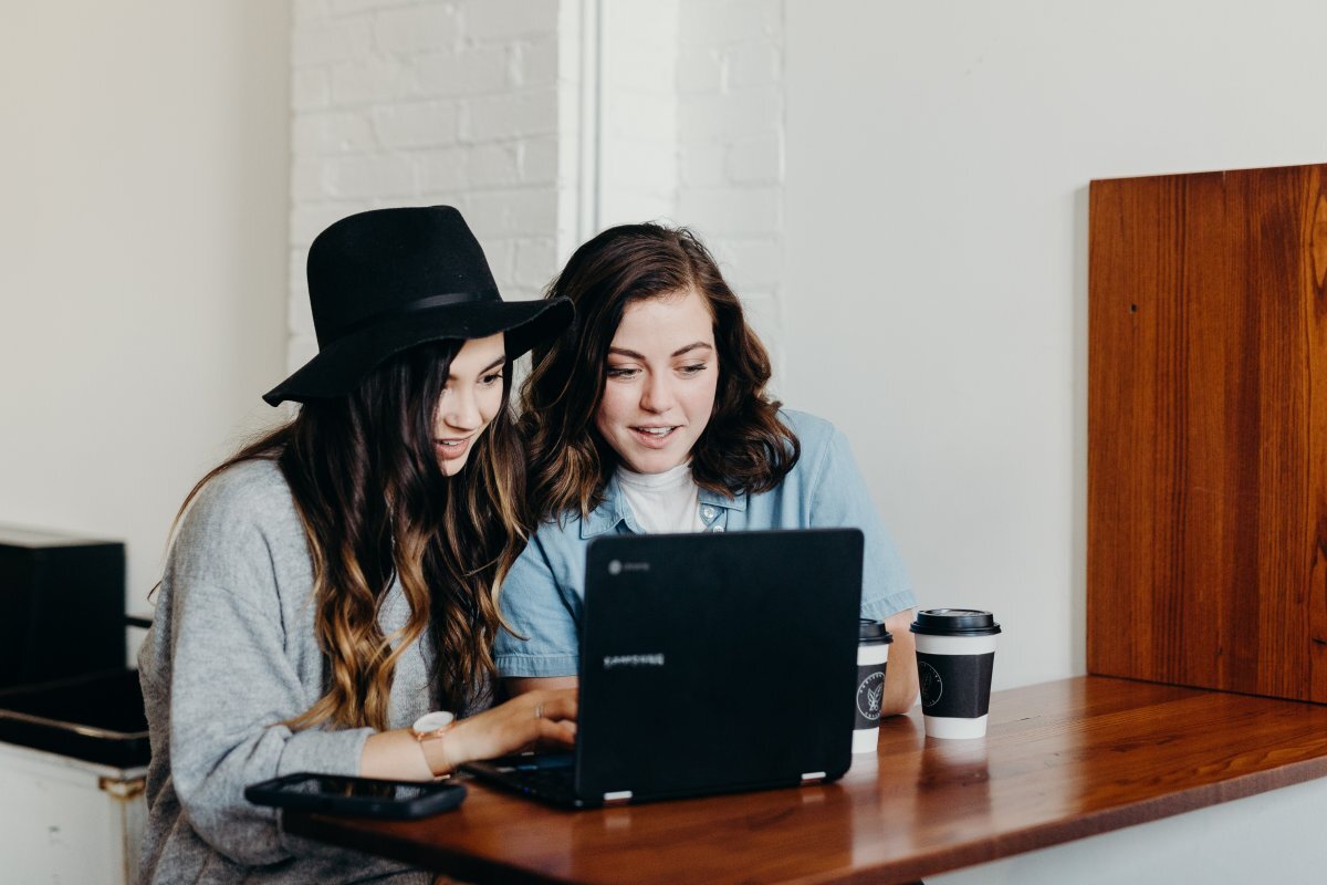 Феминитивы используют не только экстремисты, но и книжные блогеры.  Фото: unsplash.com