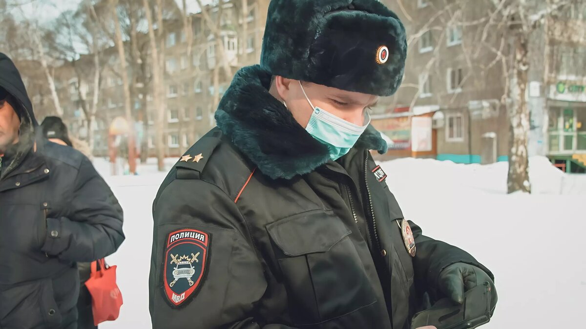     Вчера в поселке Борец Ширинского района полицейские обнаружили мужчину, который ездил по фальшивым правам, сообщает МВД по Хакасии.
