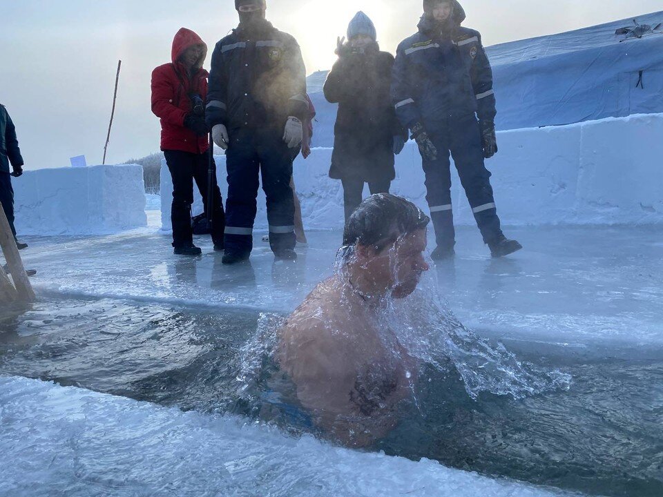 Купаться при температуре. Температура воды летом. Комфортная вода для купания в море. Купаться при температуре. Переохлаждение при купании.