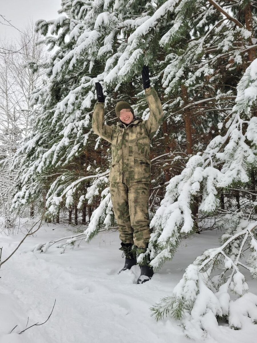    Служить приходилось в нескольких местах ЛНР, леса там красивые. из личного архива героя публикации.