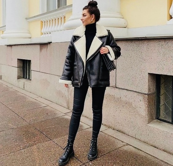 Модная дубленка-авиатор заменит надоевший пуховик. Рассказываю, что отличает трендовую модель от устаревшей куртки (5 важных деталей)