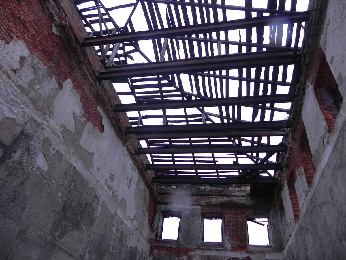 польское восстание 1944. белогвардейский мятеж в ярославле в 1918. ярославль 1918 год мятеж. руины сталинграда 1942 года. восстание из под руин.