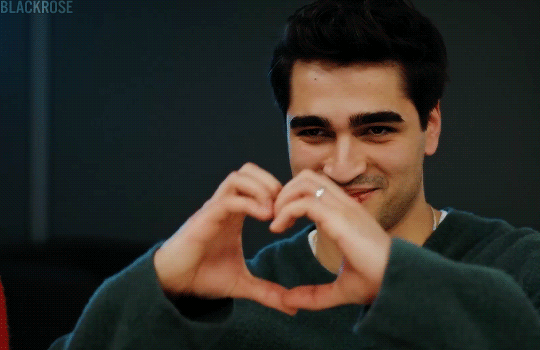 «Двигатель всего мира - это страсть. Если ваша жизнь наполнена страстью, то нет ничего невозможного»