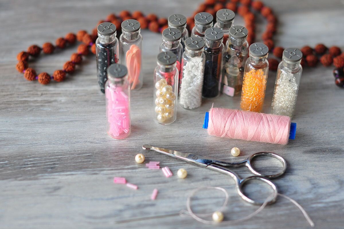 Одна фирма может производить до 1500 оттенков бисера📷    виды бисера
