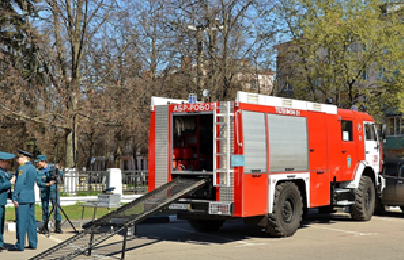 Рисунок 1. Выгрузка робота из пожарного автомобиля.