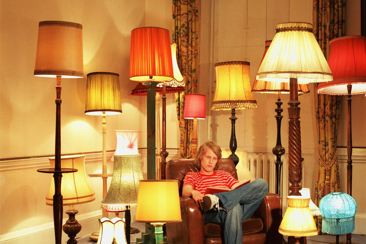     Холодный свет или теплый? Эксперты назвали предпочтительный вариант освещения