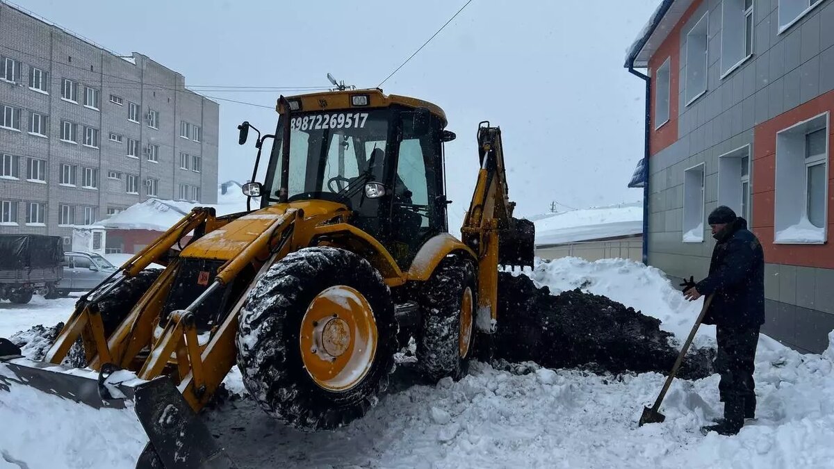     Затруднения в движении на М-7 в Татарстане все еще сохраняются. Рядом с поселками Шали и Нептун в Пестречинском районе в массовое ДТП сегодня утром попали сразу 50 автомобилей. Подробности сообщил глава муниципалитета Ильхам Кашапов.