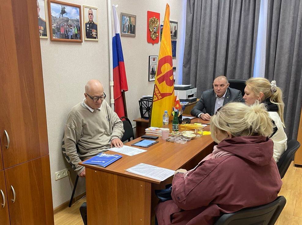 Каждую среду с 9-00 до 13-00 проводят прием и консультируют садоводов и землепользователей города Сочи юристы Ассоциации по защите прав и интересов садоводов и землепользователей Землепользователь.