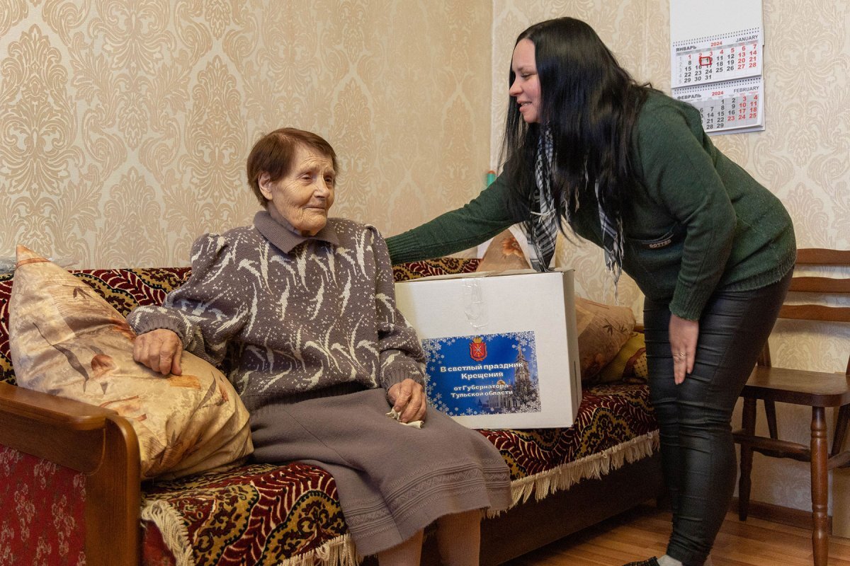    В Тульской области одиноким пенсионерам привезут продуктовые наборы
