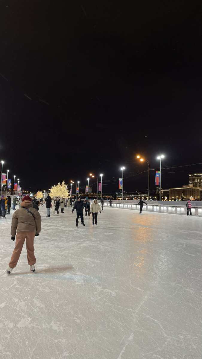 Парк горького 2023. Отель shelter парк горького москва. Парк культуры горького. Парк горького минск вид ночью. Гостиница парк горького москва.